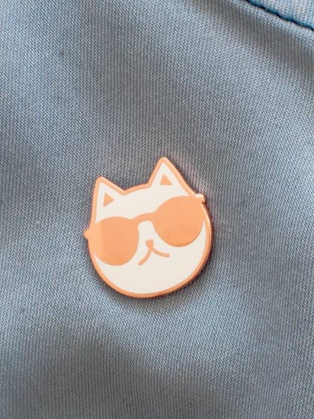 White Cat sunglasses pin